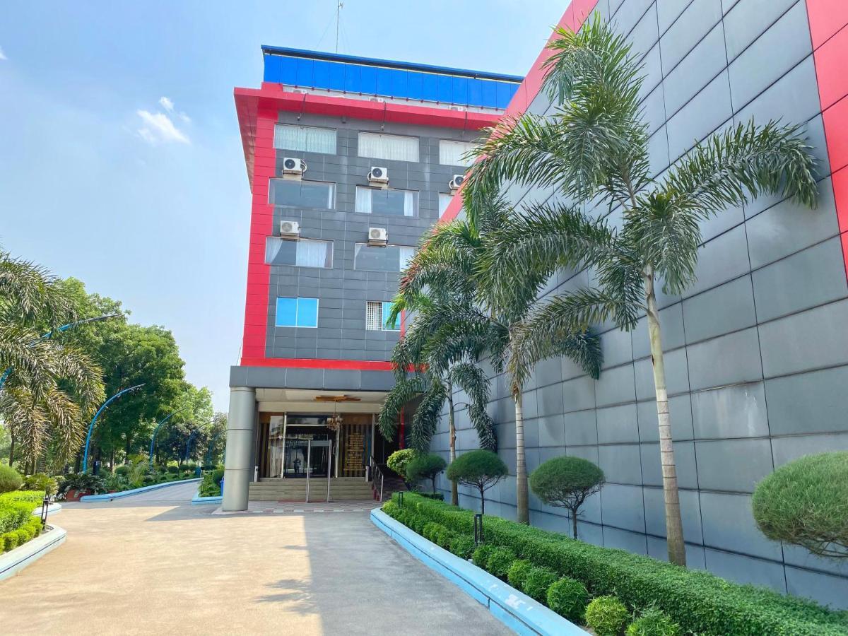 Cculb Resort & Convention Hall Gazipur Buitenkant foto