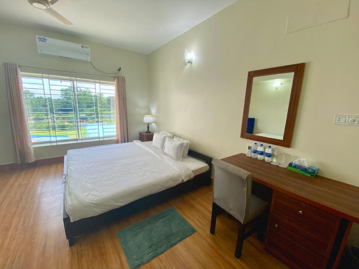 Cculb Resort & Convention Hall Gazipur Buitenkant foto